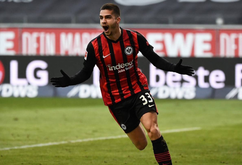  法兰克福主帅格拉斯纳续约，率队冲击欧战席位  