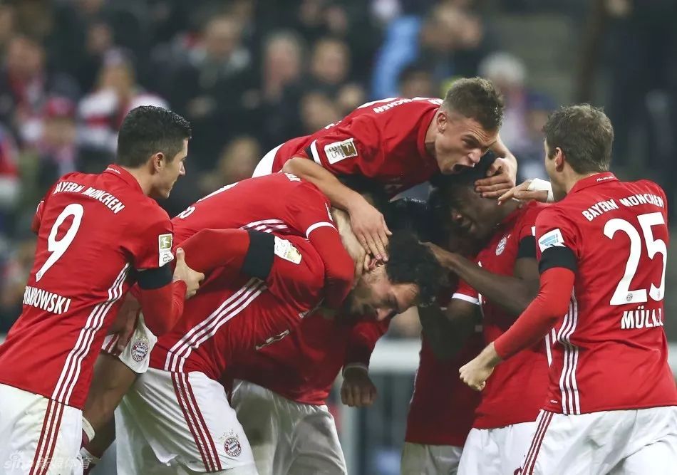  德甲霸主拜仁慕尼黑主场完胜，继续领跑积分榜