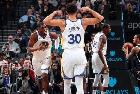  福克斯全能表现国王爆冷击败勇士终结其不败